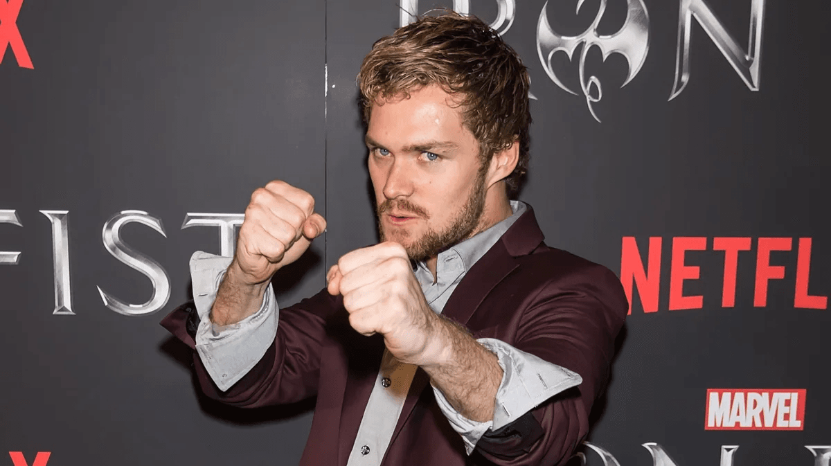 Finn Jones pede nova chance como Punho de Ferro no MCU: “Quero provar que todos estão errados”